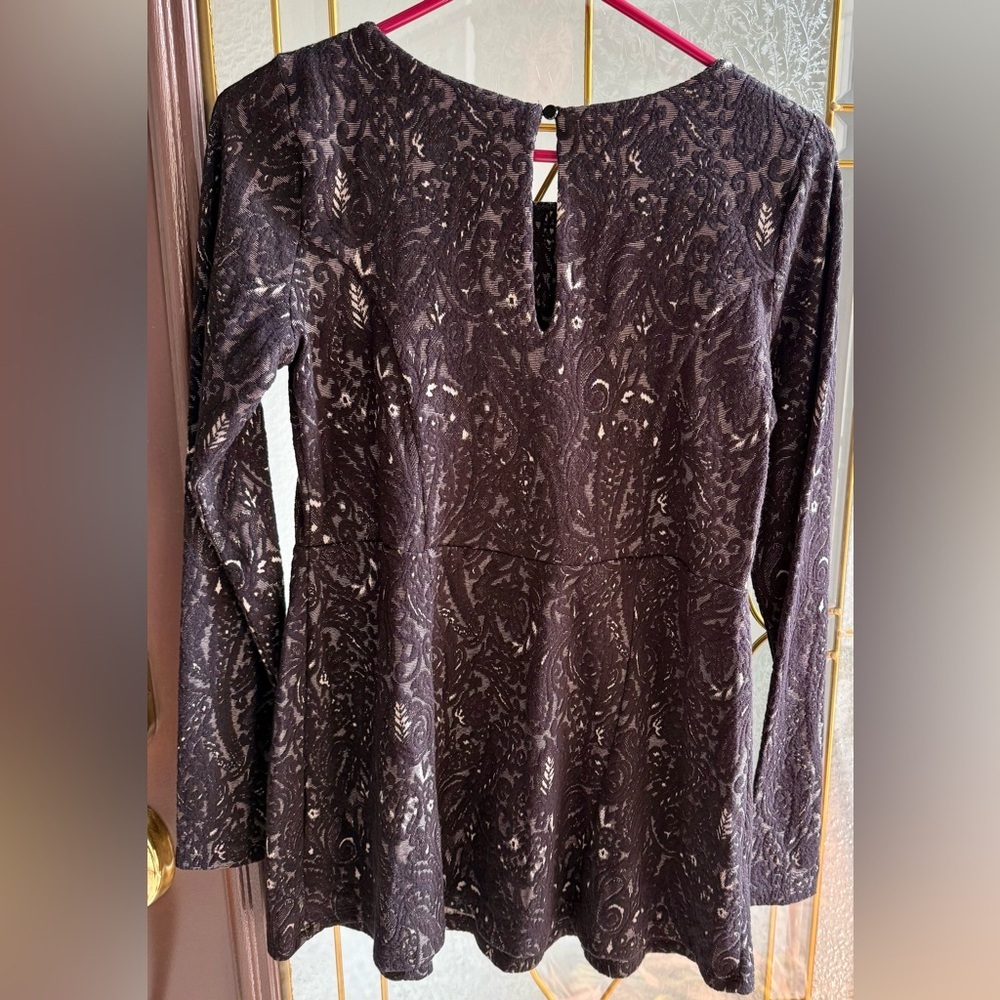 A Pea in the Pod Black Lace Dress - Picture 2 of 4